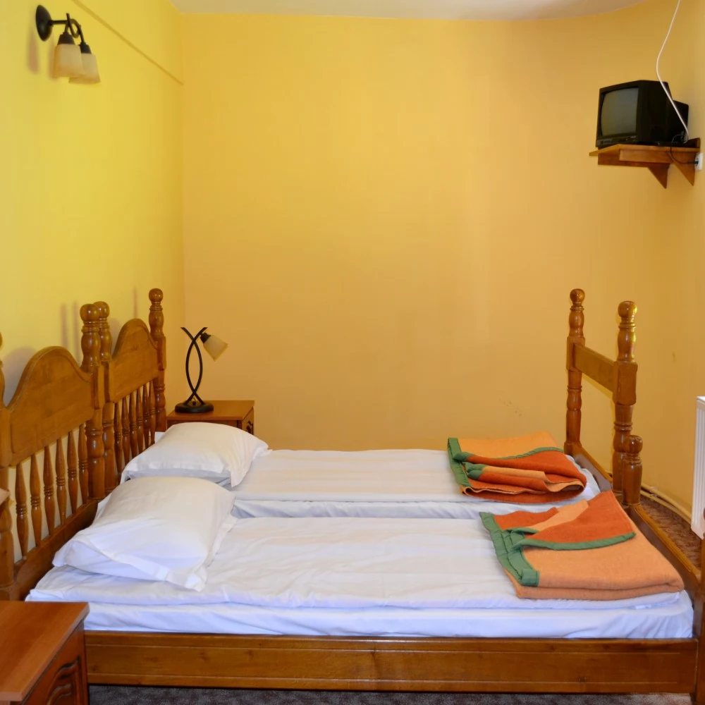 Sovata Cazare | Sat de vacanță (K1477-12) Imaginea poate fi supusă drepturilor de autor. Se recomandă contactarea titularului drepturilor.