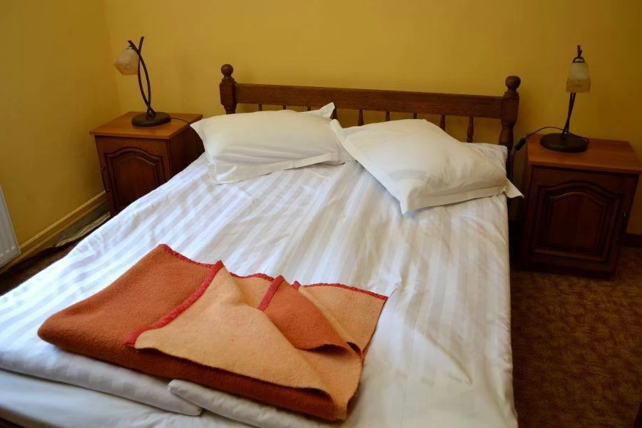 Szováta Szállás | Üdülőfalu (K1477-13) A kép szerzői jogvédelem alatt állhat. Javasolt a kapcsolatfelvétel a jog tulajdonossal.