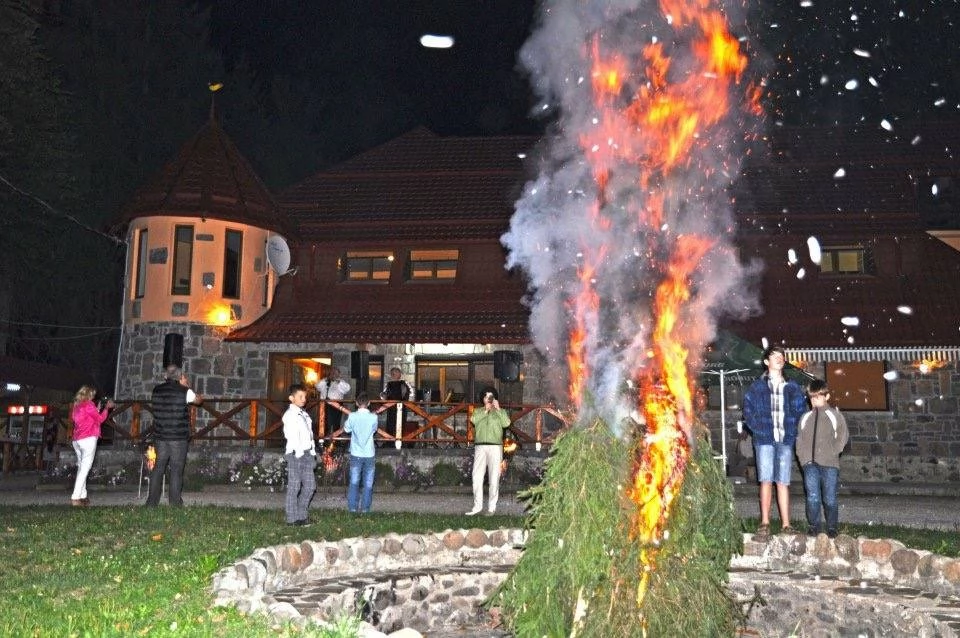 Sovata Cazare | Sat de vacanță (K1477-15) Imaginea poate fi supusă drepturilor de autor. Se recomandă contactarea titularului drepturilor.