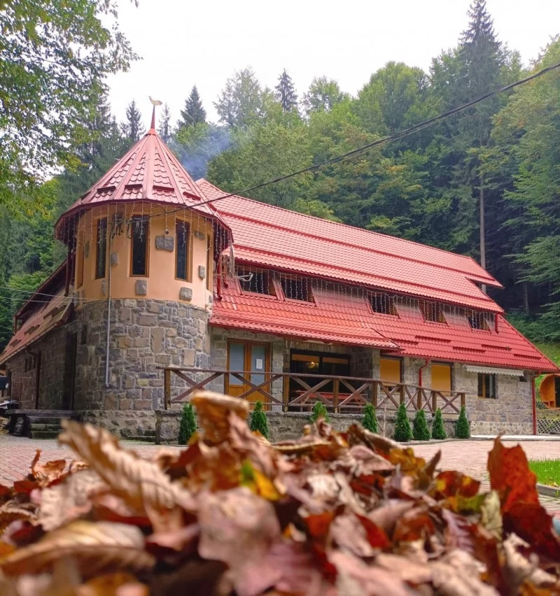 Sovata Cazare | Sat de vacanță (K1477-38) Imaginea poate fi supusă drepturilor de autor. Se recomandă contactarea titularului drepturilor.