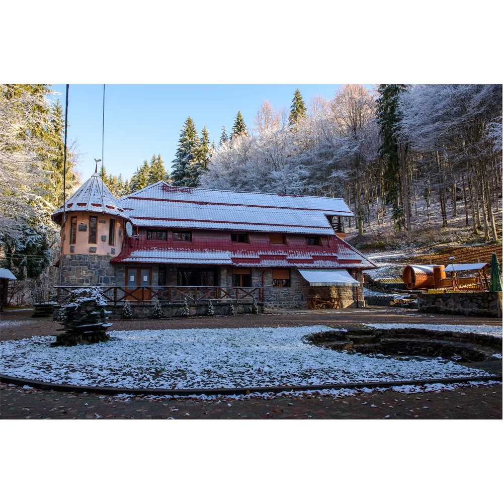 Szováta Szállás | Üdülőfalu (K1477-41) A kép szerzői jogvédelem alatt állhat. Javasolt a kapcsolatfelvétel a jog tulajdonossal.