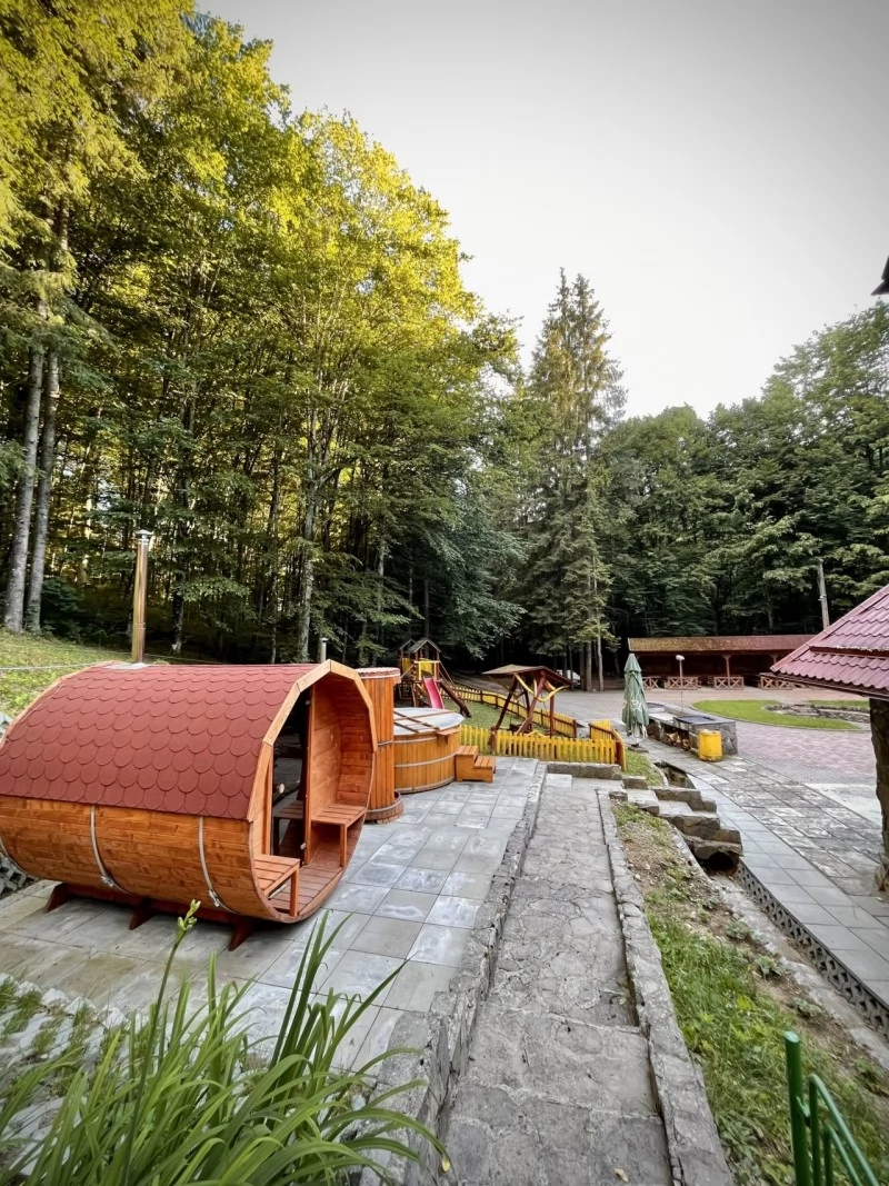 Sovata Cazare | Sat de vacanță (K1477-44) Imaginea poate fi supusă drepturilor de autor. Se recomandă contactarea titularului drepturilor.