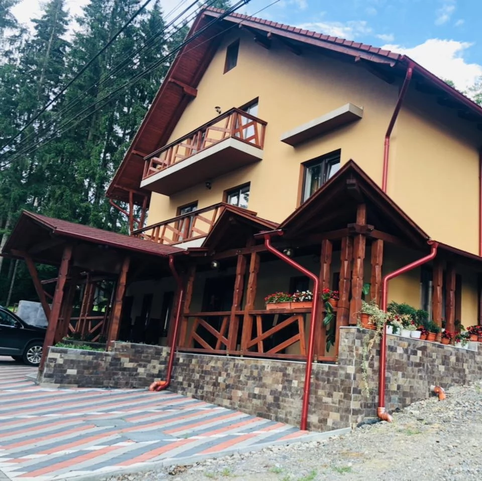 Szováta Szállás | Üdülőfalu (K1468-21) A kép szerzői jogvédelem alatt állhat. Javasolt a kapcsolatfelvétel a jog tulajdonossal.