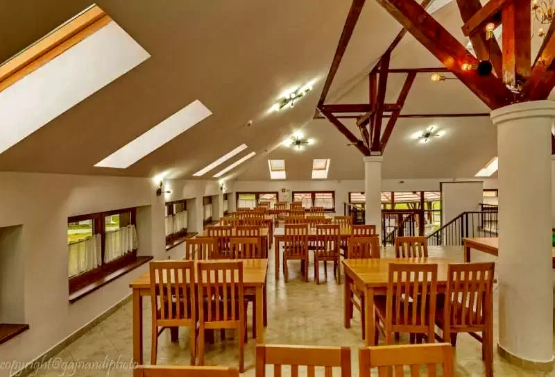 Komandó Szállás | Motel (K1222-10) A kép szerzői jogvédelem alatt állhat. Javasolt a kapcsolatfelvétel a jog tulajdonossal.