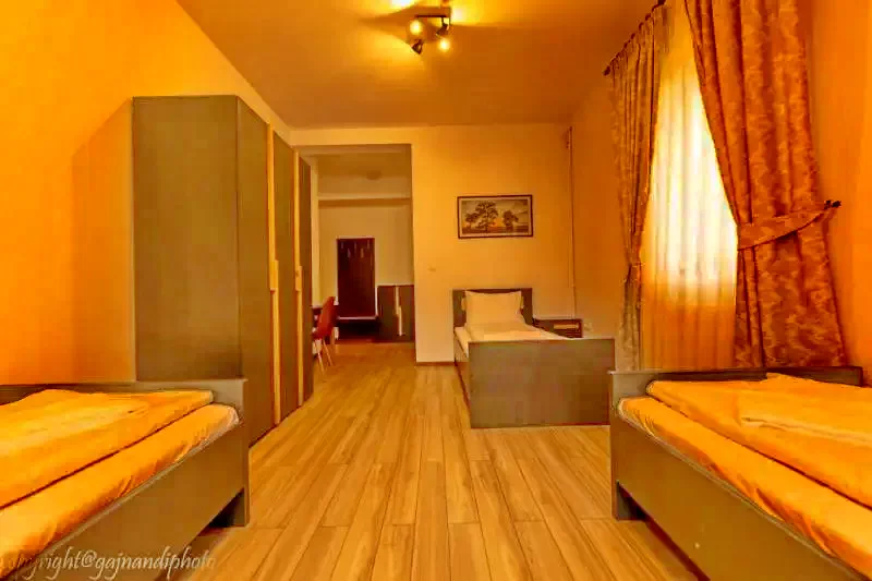 Komandó Szállás | Motel (K1222-23) A kép szerzői jogvédelem alatt állhat. Javasolt a kapcsolatfelvétel a jog tulajdonossal.