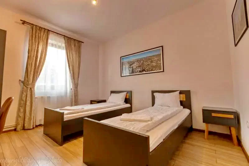 Comandău Cazare | Motel (K1222-24) Imaginea poate fi supusă drepturilor de autor. Se recomandă contactarea titularului drepturilor.