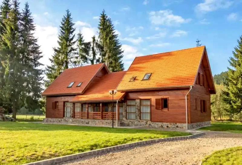 Komandó Szállás | Motel (K1222-38) A kép szerzői jogvédelem alatt állhat. Javasolt a kapcsolatfelvétel a jog tulajdonossal.