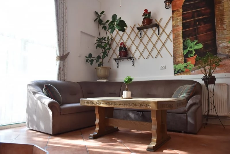 Cârța Cazare | Motel (K0123-21) Imaginea poate fi supusă drepturilor de autor. Se recomandă contactarea titularului drepturilor.