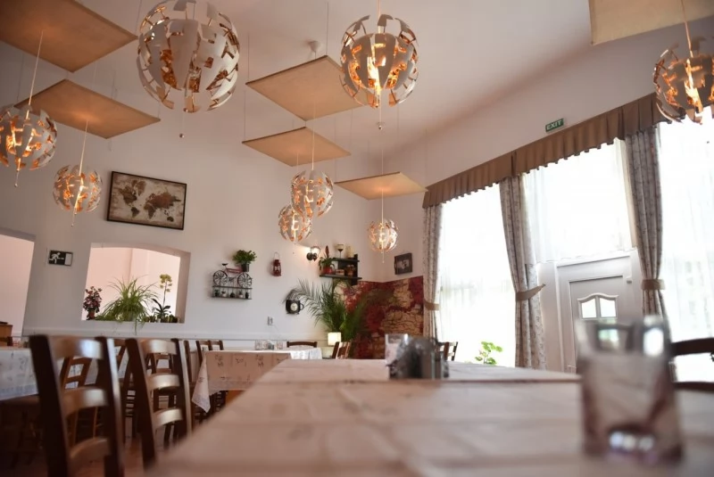 Karcfalva Szállás | Motel (K0123-23) A kép szerzői jogvédelem alatt állhat. Javasolt a kapcsolatfelvétel a jog tulajdonossal.