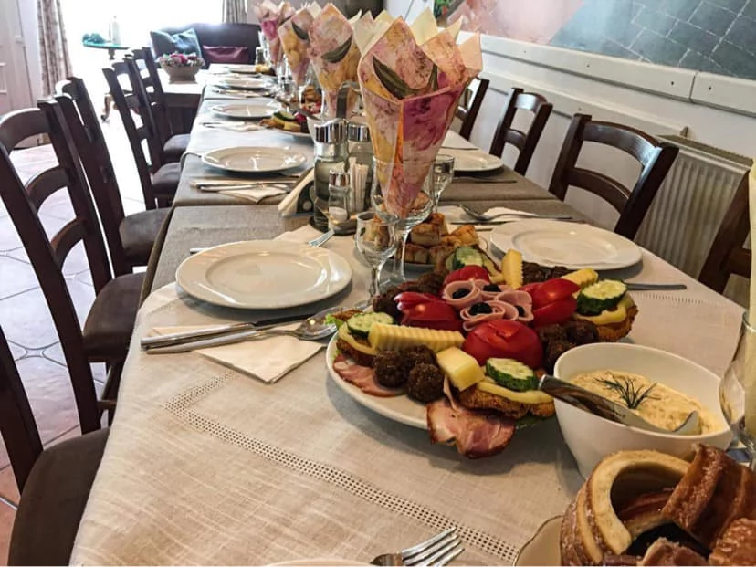 Cârța Cazare | Motel (K0123-40) Imaginea poate fi supusă drepturilor de autor. Se recomandă contactarea titularului drepturilor.