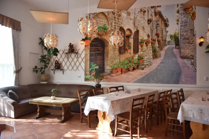 Cârța Cazare | Motel (K0123-48) Imaginea poate fi supusă drepturilor de autor. Se recomandă contactarea titularului drepturilor.