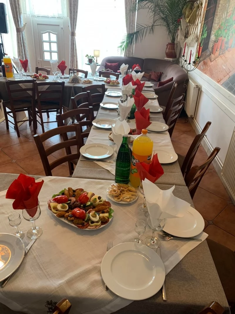 Cârța Cazare | Motel (K0123-58) Imaginea poate fi supusă drepturilor de autor. Se recomandă contactarea titularului drepturilor.