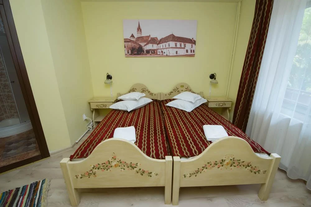 Bazna Cazare | Motel (K1181-15) Imaginea poate fi supusă drepturilor de autor. Se recomandă contactarea titularului drepturilor.