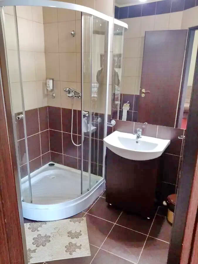 Bazna Cazare | Motel (K1181-32) Imaginea poate fi supusă drepturilor de autor. Se recomandă contactarea titularului drepturilor.