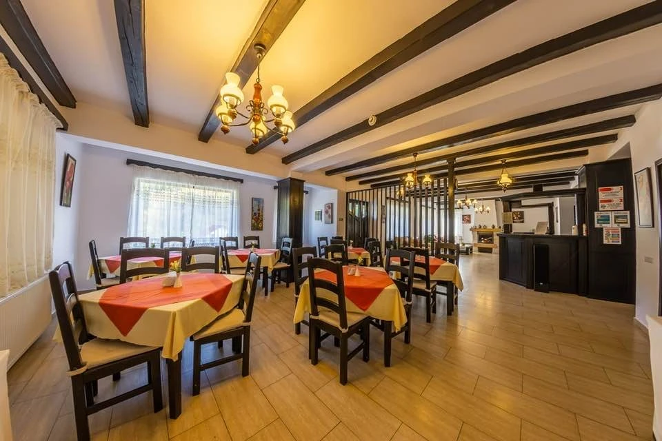 Moieciu de Sus Cazare | Motel (K1581-3) Imaginea poate fi supusă drepturilor de autor. Se recomandă contactarea titularului drepturilor.