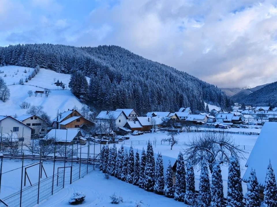 Moieciu de Sus Cazare | Motel (K1581-45) Imaginea poate fi supusă drepturilor de autor. Se recomandă contactarea titularului drepturilor.