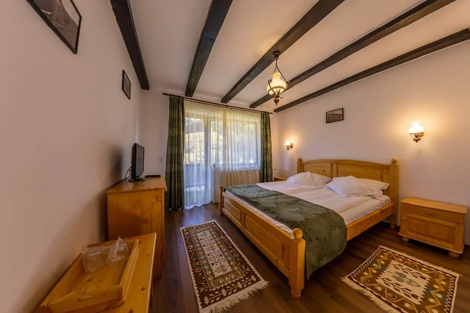 Moieciu de Sus Cazare | Motel (K1581-51) Imaginea poate fi supusă drepturilor de autor. Se recomandă contactarea titularului drepturilor.