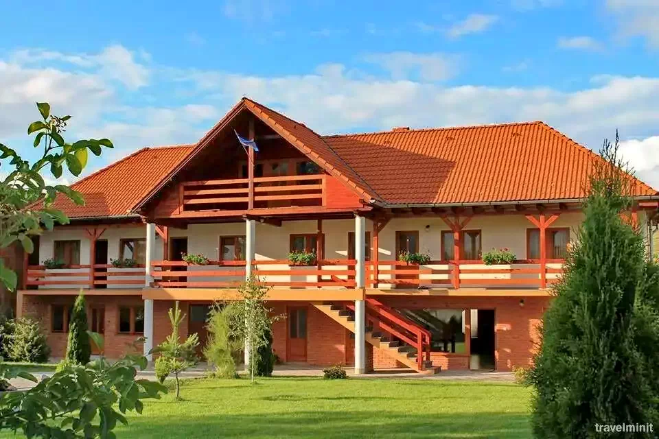 Lupeni Cazare | Motel (K0357-18) Imaginea poate fi supusă drepturilor de autor. Se recomandă contactarea titularului drepturilor.