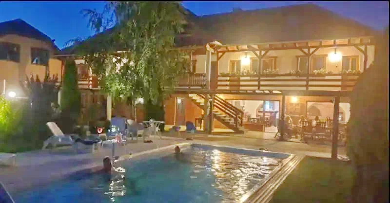 Farkaslaka Szállás | Motel (K0357-27) A kép szerzői jogvédelem alatt állhat. Javasolt a kapcsolatfelvétel a jog tulajdonossal.