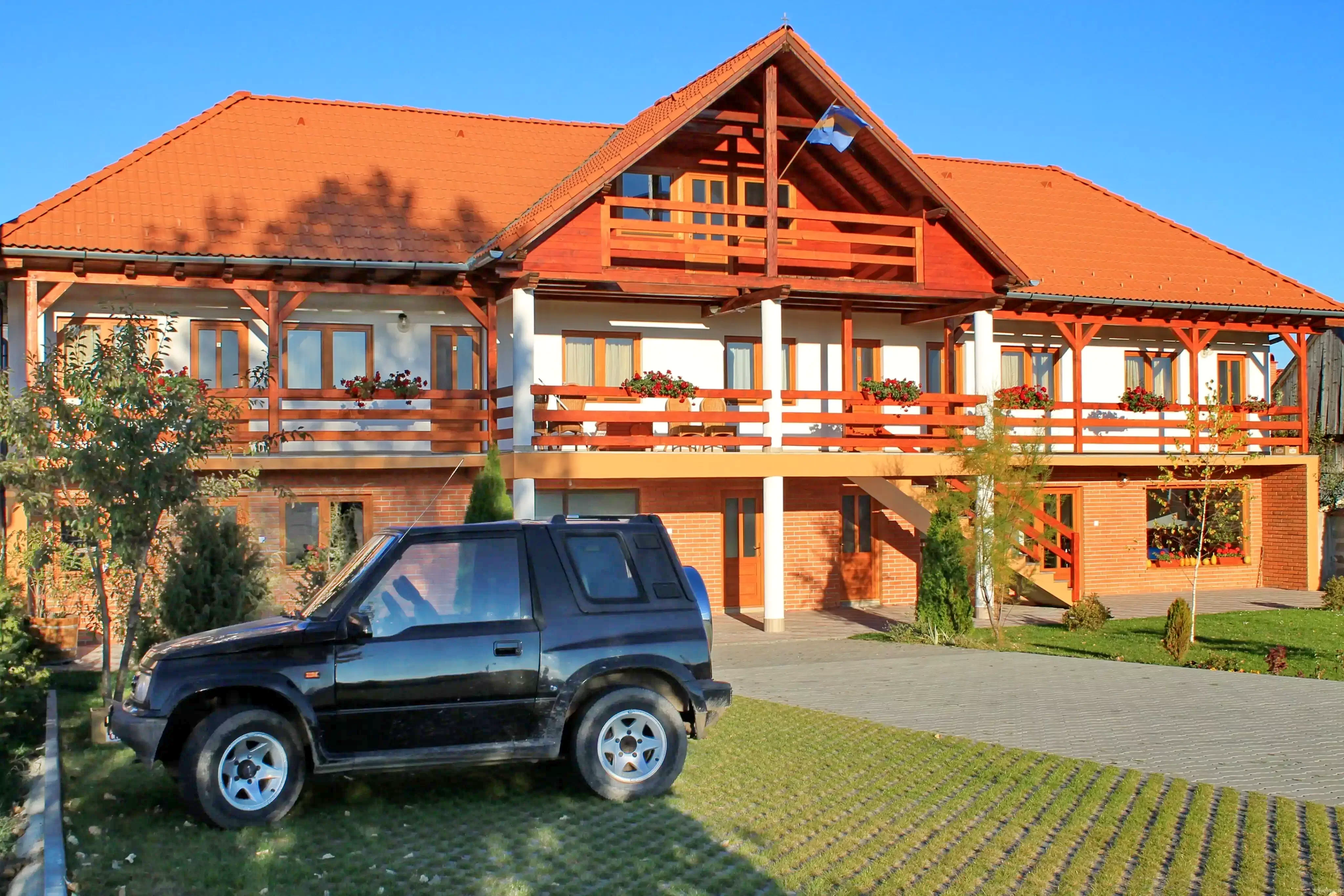 Lupeni Cazare | Motel (K0357-35) Imaginea poate fi supusă drepturilor de autor. Se recomandă contactarea titularului drepturilor.