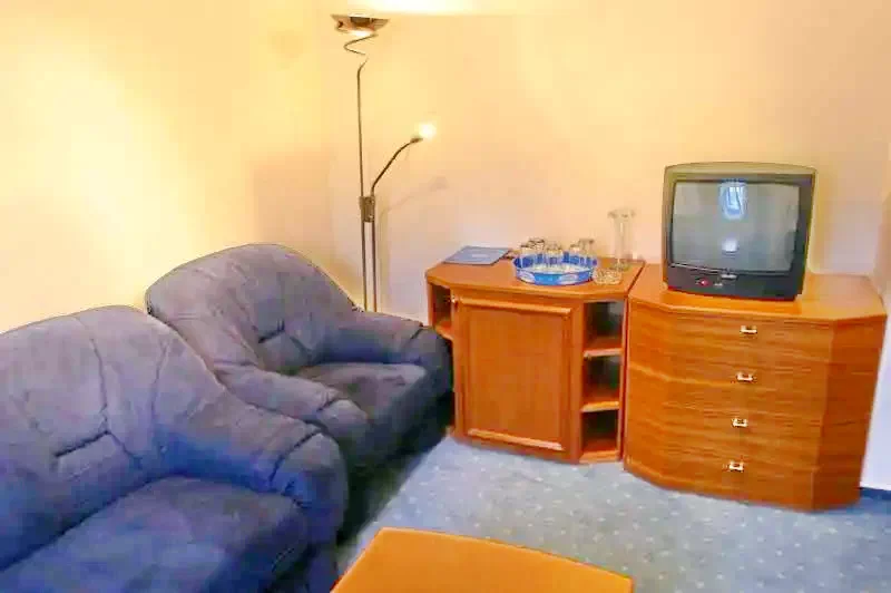 Stâna de Vale Cazare | Pensiune turistică (K0828-33) Imaginea poate fi supusă drepturilor de autor. Se recomandă contactarea titularului drepturilor.