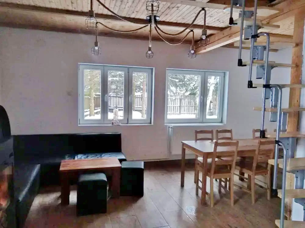 Comandău Cazare | Motel (K1377-13) Imaginea poate fi supusă drepturilor de autor. Se recomandă contactarea titularului drepturilor.