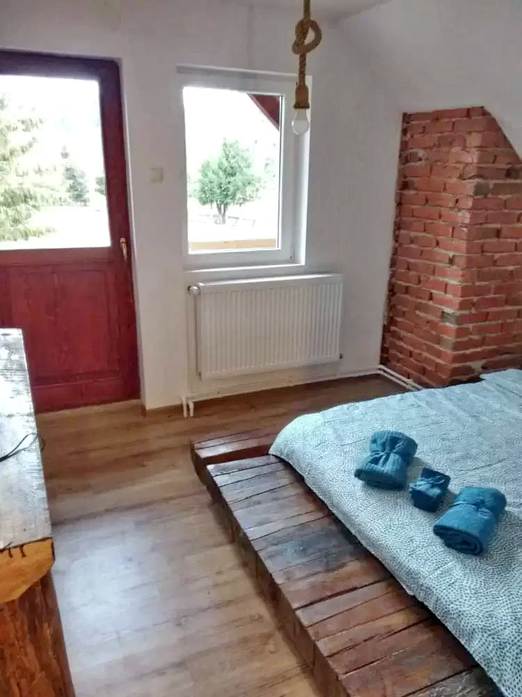 Komandó Szállás | Motel (K1377-17) A kép szerzői jogvédelem alatt állhat. Javasolt a kapcsolatfelvétel a jog tulajdonossal.