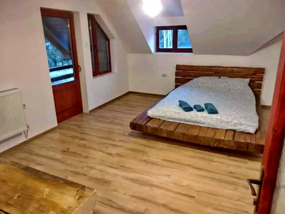 Comandău Cazare | Motel (K1377-18) Imaginea poate fi supusă drepturilor de autor. Se recomandă contactarea titularului drepturilor.