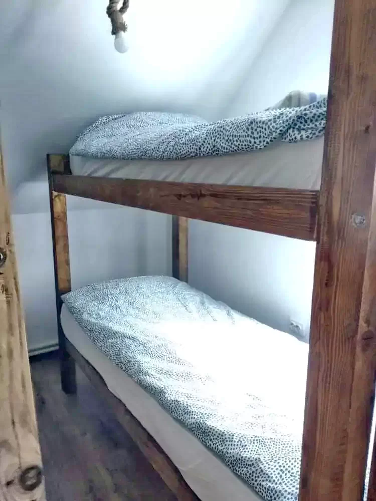 Comandău Cazare | Motel (K1377-24) Imaginea poate fi supusă drepturilor de autor. Se recomandă contactarea titularului drepturilor.