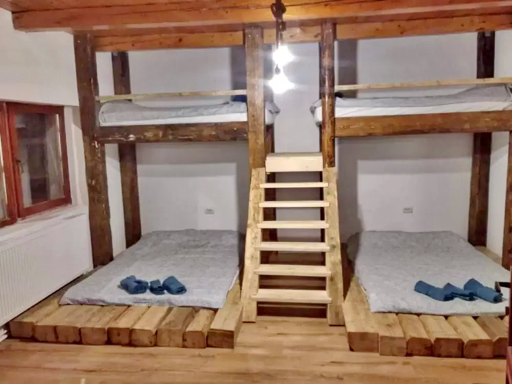 Comandău Cazare | Motel (K1377-26) Imaginea poate fi supusă drepturilor de autor. Se recomandă contactarea titularului drepturilor.