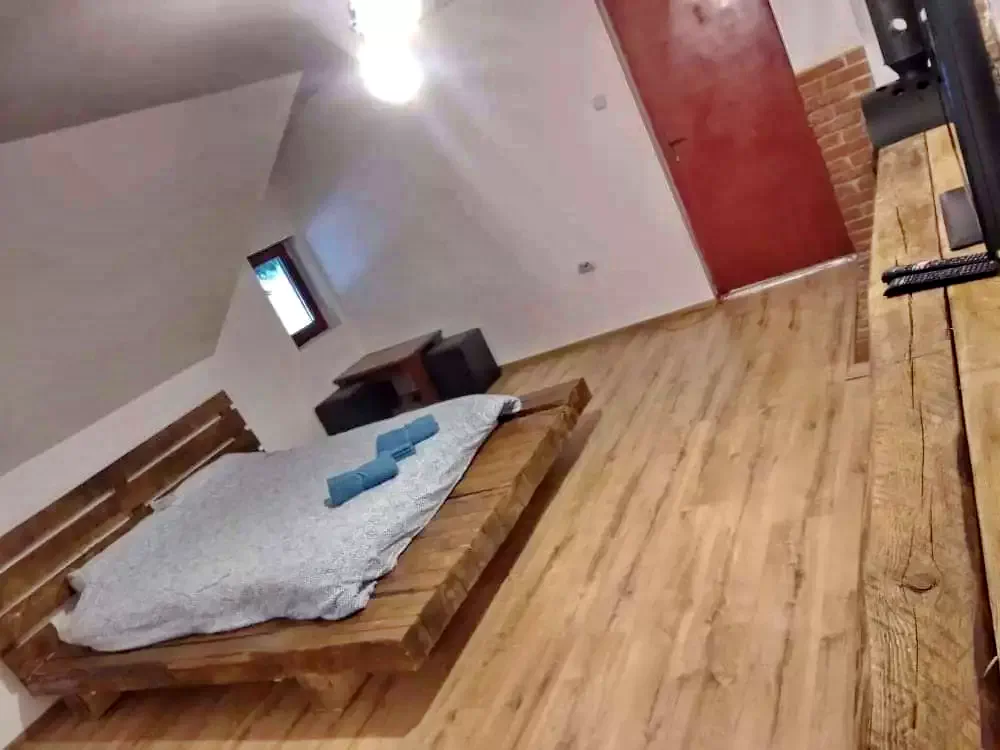 Comandău Cazare | Motel (K1377-30) Imaginea poate fi supusă drepturilor de autor. Se recomandă contactarea titularului drepturilor.