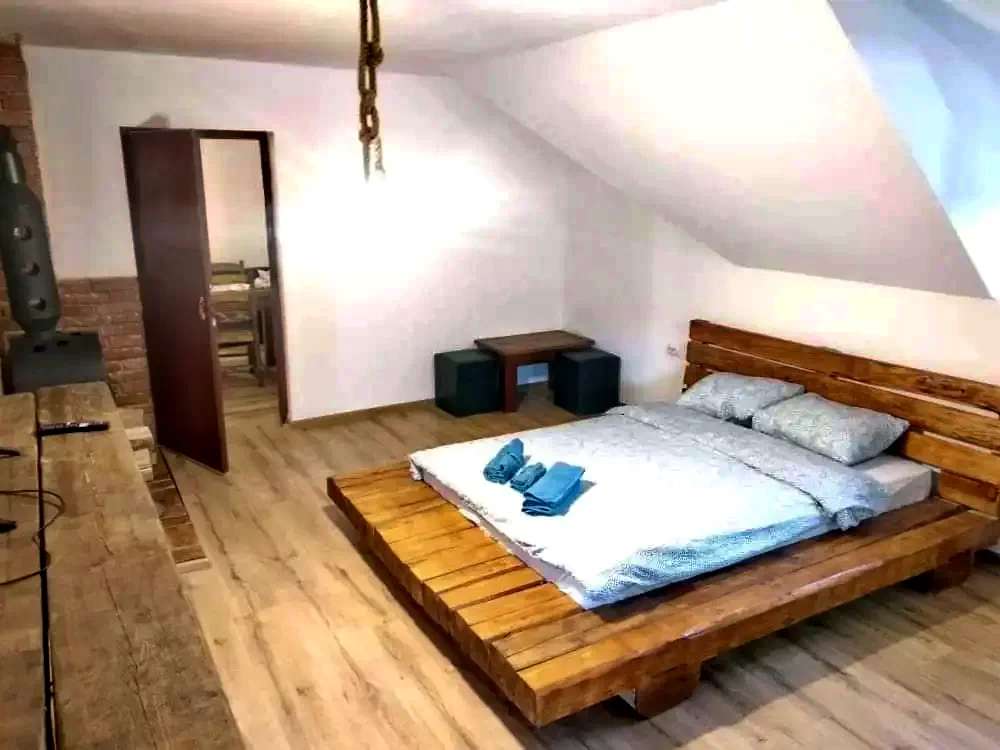 Komandó Szállás | Motel (K1377-32) A kép szerzői jogvédelem alatt állhat. Javasolt a kapcsolatfelvétel a jog tulajdonossal.