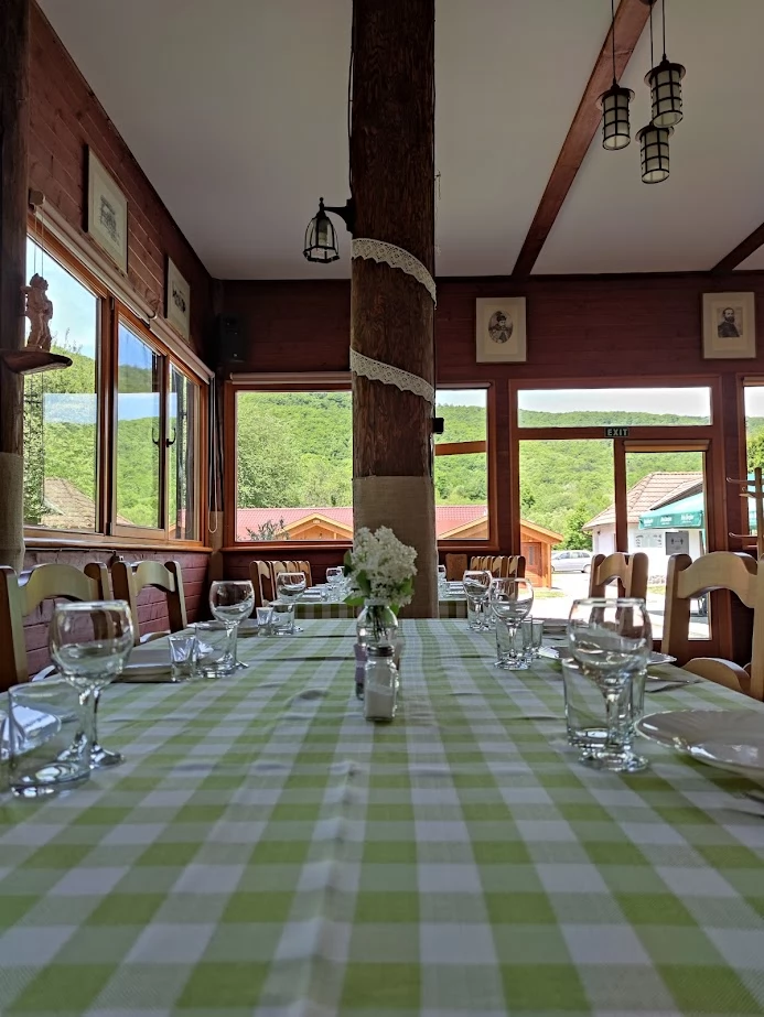 Sub Cetate Cazare | Motel (K1033-3) Imaginea poate fi supusă drepturilor de autor. Se recomandă contactarea titularului drepturilor.