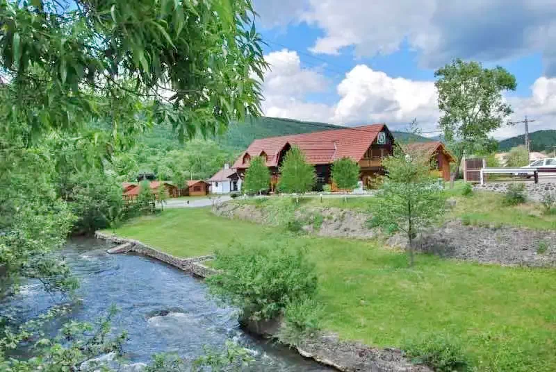 Zeteváralja Szállás | Motel (K1033-20) A kép szerzői jogvédelem alatt állhat. Javasolt a kapcsolatfelvétel a jog tulajdonossal.