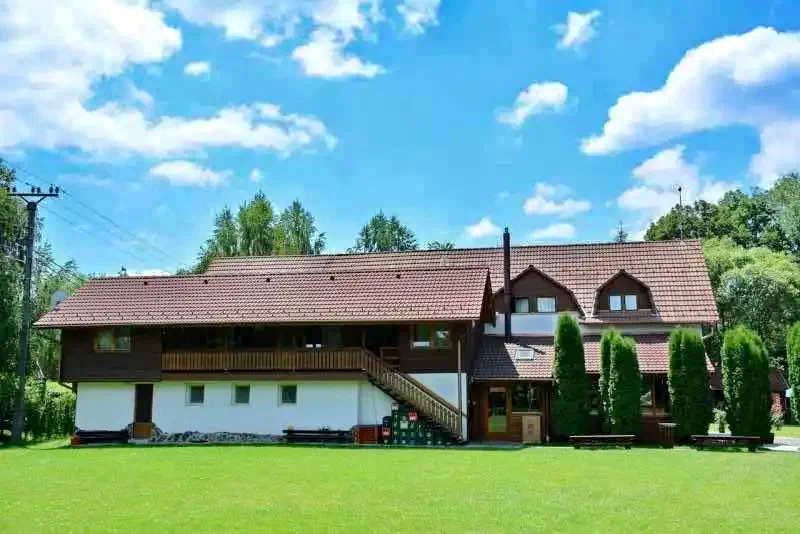 Sub Cetate Cazare | Motel (K1033-34) Imaginea poate fi supusă drepturilor de autor. Se recomandă contactarea titularului drepturilor.