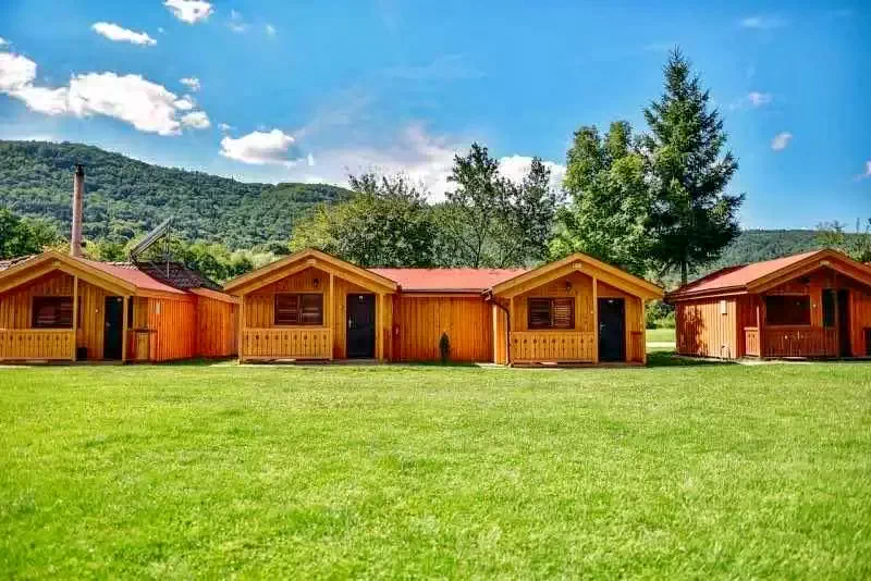 Zeteváralja Szállás | Motel (K1033-38) A kép szerzői jogvédelem alatt állhat. Javasolt a kapcsolatfelvétel a jog tulajdonossal.