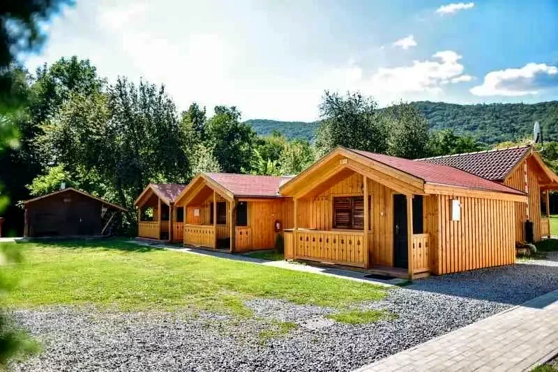 Sub Cetate Cazare | Motel (K1033-39) Imaginea poate fi supusă drepturilor de autor. Se recomandă contactarea titularului drepturilor.