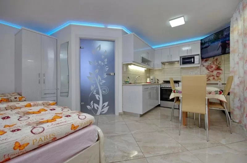 Gyula Szállás | Apartman (K1355-1) A kép szerzői jogvédelem alatt állhat. Javasolt a kapcsolatfelvétel a jog tulajdonossal.