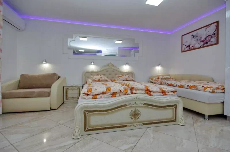 Jula Cazare | Bungalow (K1355-6) Imaginea poate fi supusă drepturilor de autor. Se recomandă contactarea titularului drepturilor.