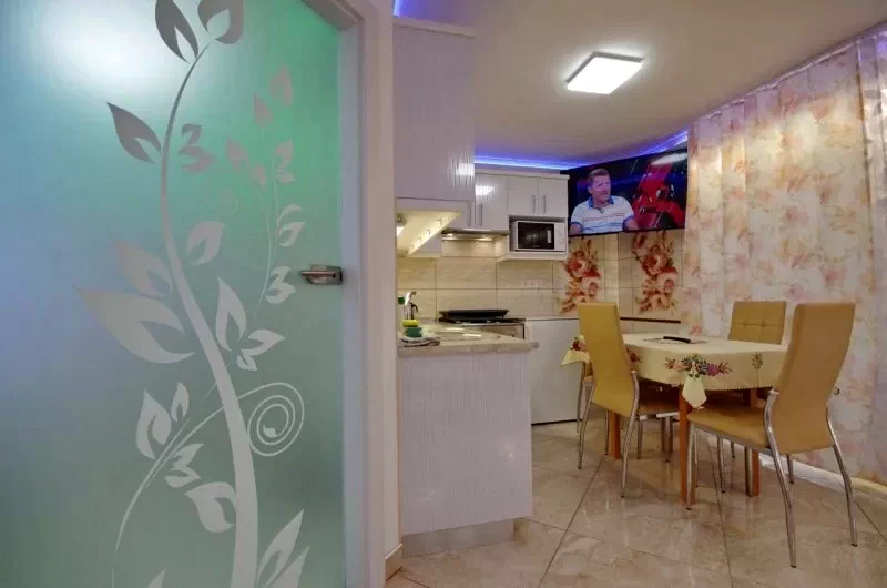 Gyula Szállás | Apartman (K1355-7) A kép szerzői jogvédelem alatt állhat. Javasolt a kapcsolatfelvétel a jog tulajdonossal.