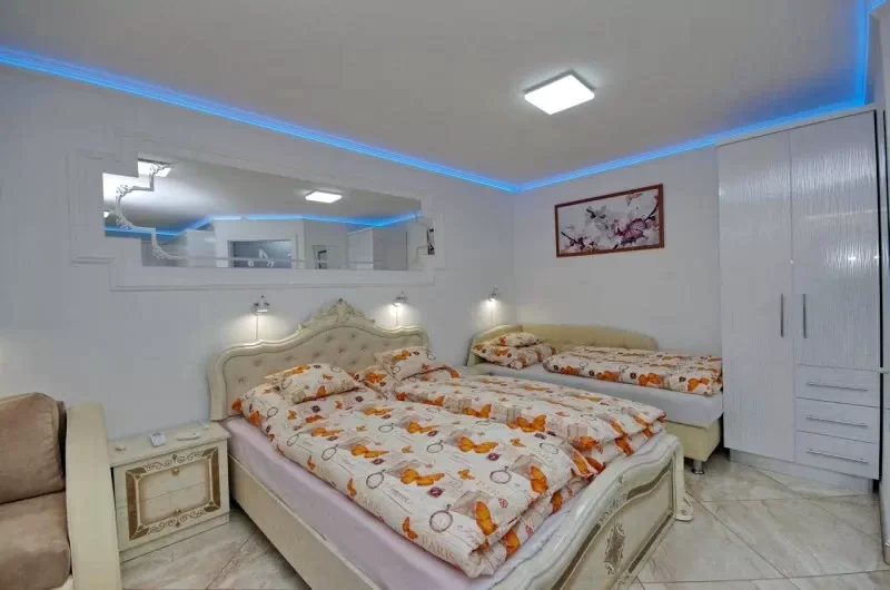 Jula Cazare | Bungalow (K1355-18) Imaginea poate fi supusă drepturilor de autor. Se recomandă contactarea titularului drepturilor.