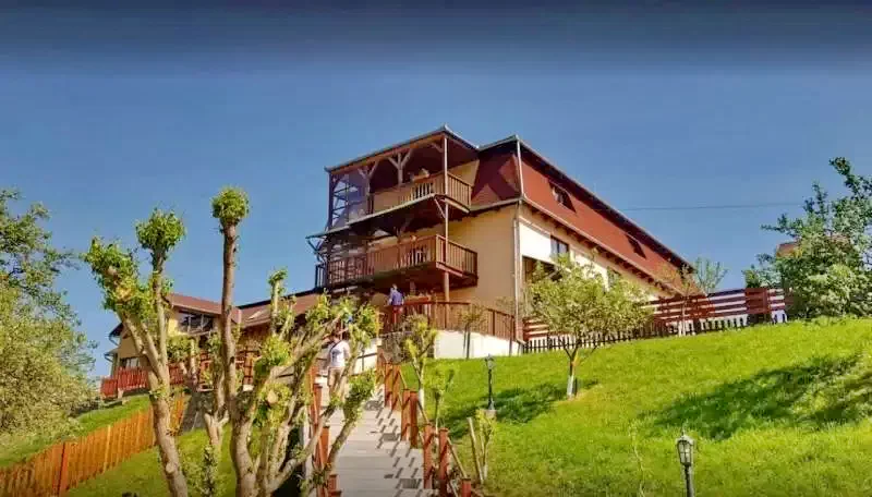 Cernat Cazare | Motel (K0129-28) Imaginea poate fi supusă drepturilor de autor. Se recomandă contactarea titularului drepturilor.