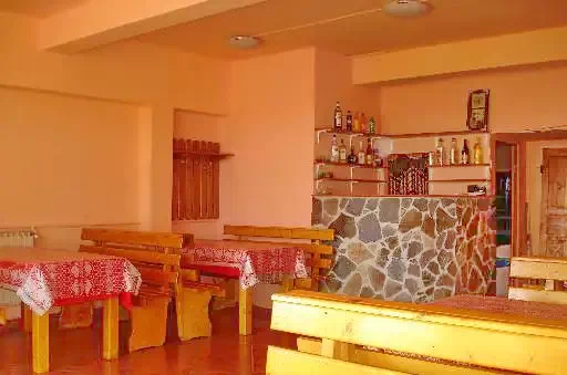 Bucsin-tető Szállás | Motel (K0137-3) A kép szerzői jogvédelem alatt állhat. Javasolt a kapcsolatfelvétel a jog tulajdonossal.