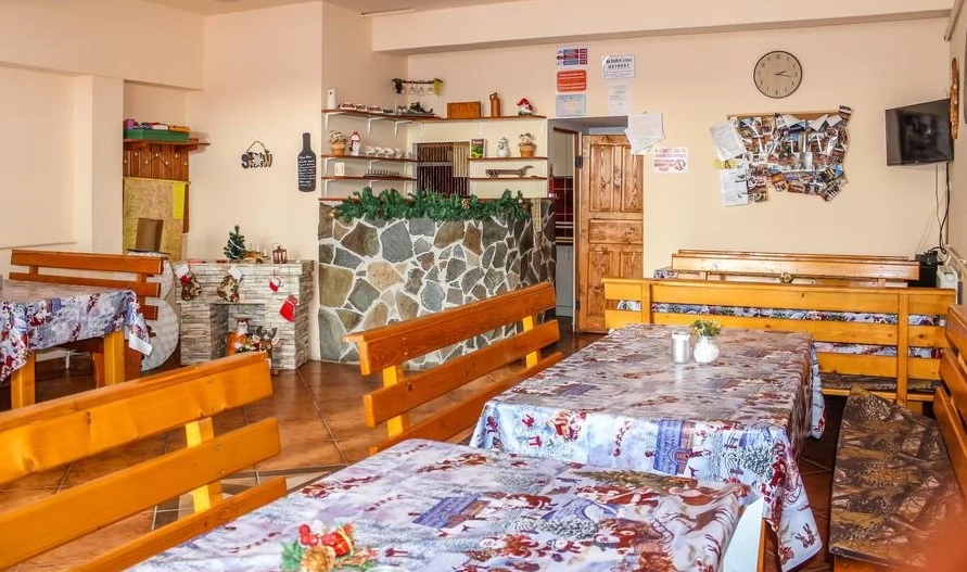 Pasul Bucin Cazare | Motel (K0137-7) Imaginea poate fi supusă drepturilor de autor. Se recomandă contactarea titularului drepturilor.