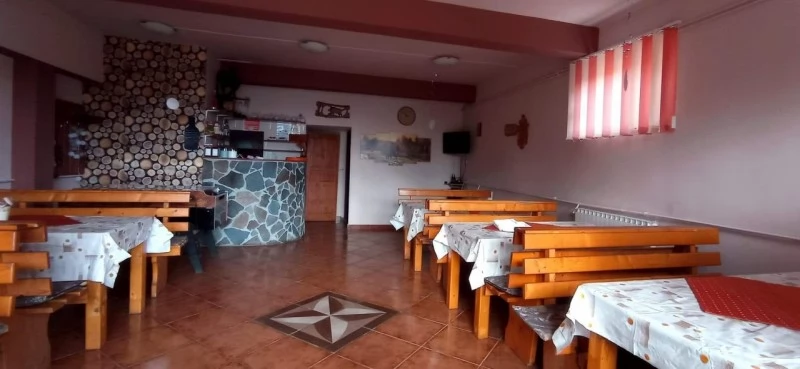 Pasul Bucin Cazare | Motel (K0137-8) Imaginea poate fi supusă drepturilor de autor. Se recomandă contactarea titularului drepturilor.