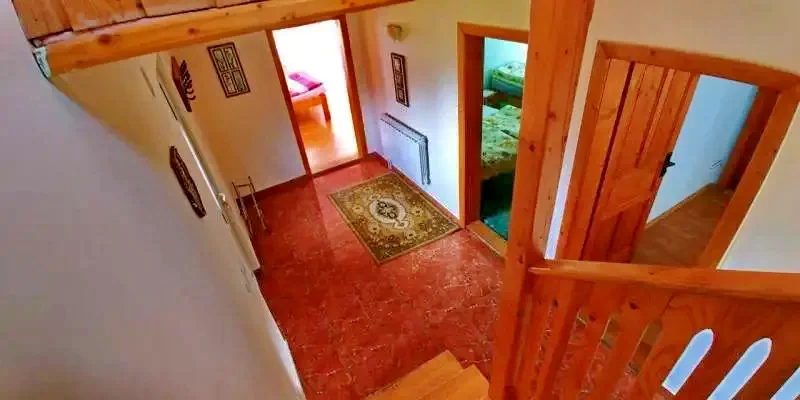 Pasul Bucin Cazare | Motel (K0137-28) Imaginea poate fi supusă drepturilor de autor. Se recomandă contactarea titularului drepturilor.