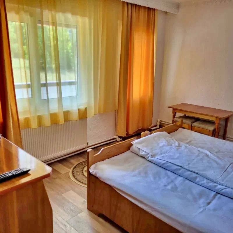 Csalhó Szállás | Motel (K0493-4) A kép szerzői jogvédelem alatt állhat. Javasolt a kapcsolatfelvétel a jog tulajdonossal.