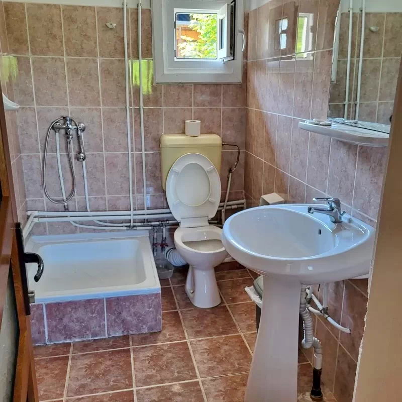 Ceahlău Cazare | Motel (K0493-5) Imaginea poate fi supusă drepturilor de autor. Se recomandă contactarea titularului drepturilor. Ceahlău Cazare | Motel (K0493-5) Imaginea poate fi supusă drepturilor de autor. Se recomandă contactarea titularului drepturilor.