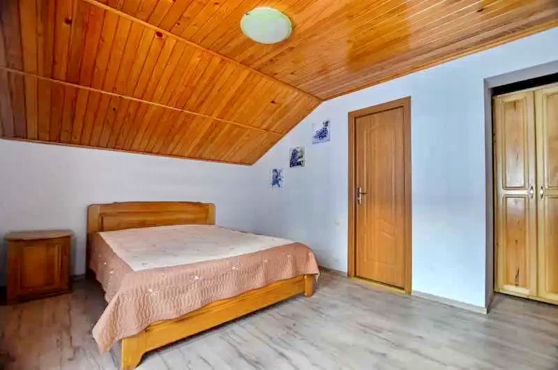 Csalhó Szállás | Motel (K0701-7) A kép szerzői jogvédelem alatt állhat. Javasolt a kapcsolatfelvétel a jog tulajdonossal.