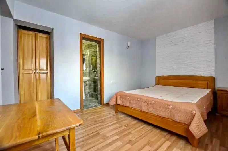 Ceahlău Cazare | Motel (K0701-13) Imaginea poate fi supusă drepturilor de autor. Se recomandă contactarea titularului drepturilor.